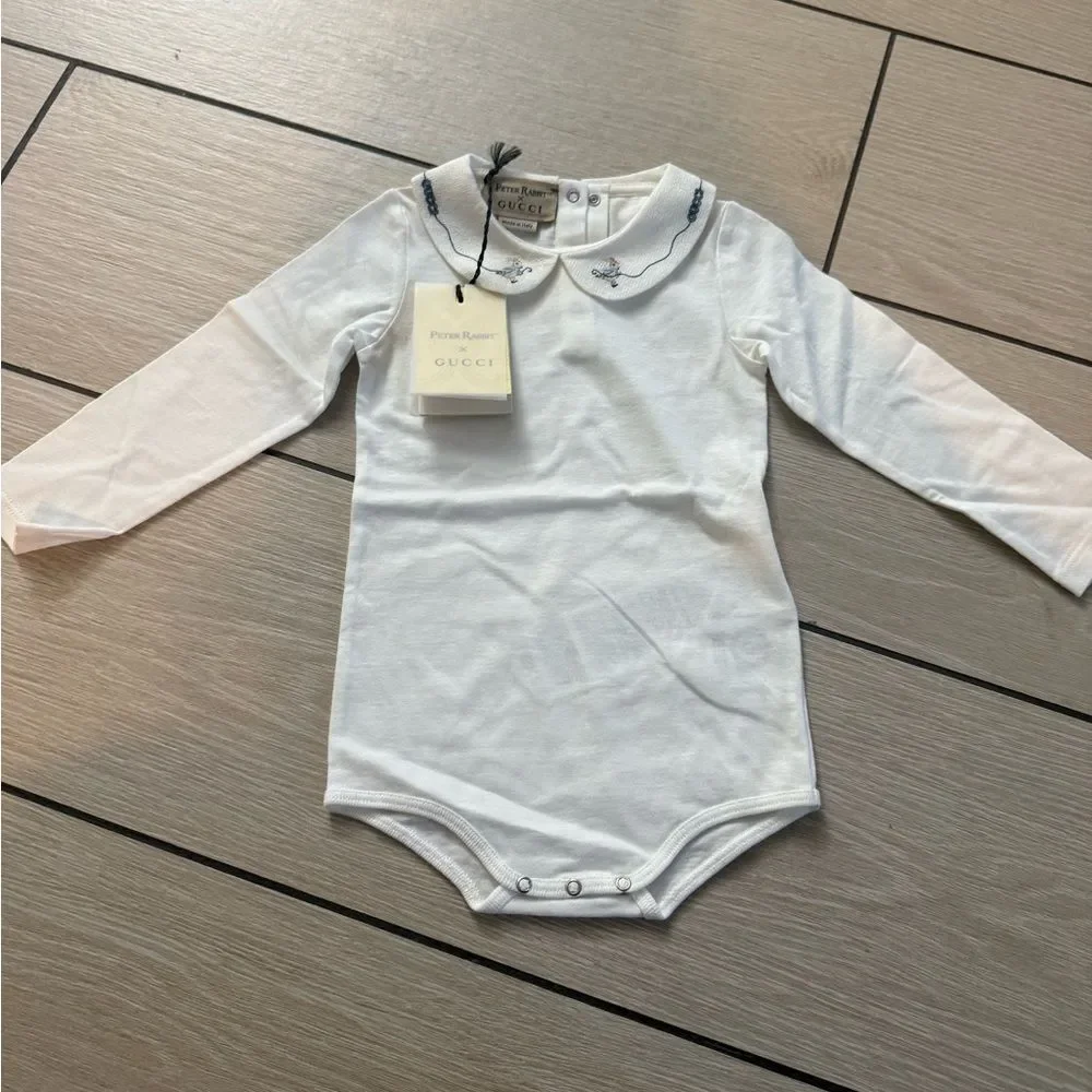 Gucci x Peter Rabbit Baby Bodysuit • 6–9M • White • NWT w/ Box